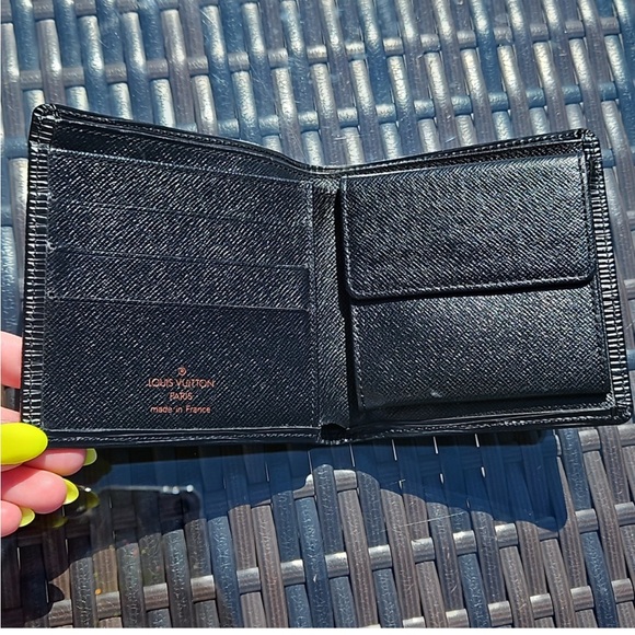 Louis Vuitton Black Epi Wallet EUC - Picture 7 of 13